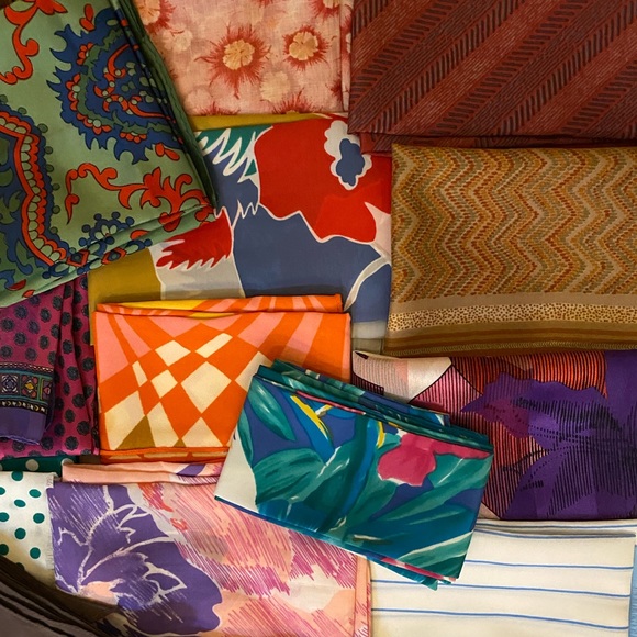 Lot of 29 long vintage scarves - Picture 3 of 7